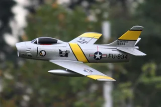 Модель самолета FreeWing F86 KIT (64мм)