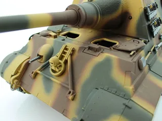 Радиоуправляемая САУ Torro Jagdtiger (Metal Edition) 1/16 2.4G, ВВ-пушка, деревянная коробка — фото 8