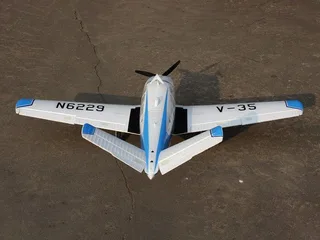 Радиоуправляемый самолет Top RC ST Beechcraft Bonanza V35 голубой 1280мм (шасси) PNP top085B — фото 3