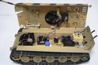 Радиоуправляемый танк инфракрасный Torro King Tiger 1/16 дым (для ИК боя) V3.0 2.4G RTR TR11510-CA-3.0 — фото 17