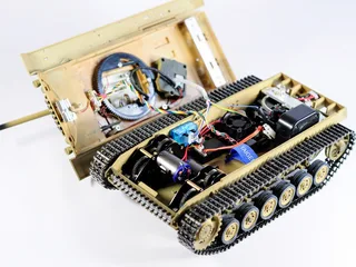 Радиоуправляемая модель танка Taigen 1/16 Panzerkampfwagen III (Германия) дым, свет (для ИК боя) V3 2.4G RTR пустыня TG3848-BD-IR3.0 — фото 16