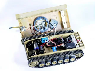 Радиоуправляемый танк Taigen 1/16 Panzerkampfwagen III (Германия) дым, свет (для ИК боя) V3 2.4G RTR камуфляж TG3848-BC-IR3.0 — фото 8