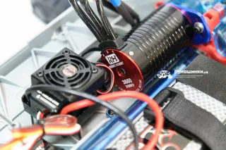 Радиоуправляемый монстр Remo Hobby Dinosaurs Master Brushless UPGRADE PLUS 4WD 2.4G 1/8 RTR RH8037 — фото 14