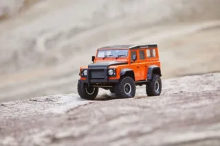 Радиоуправляемая трофи модель Yikong 4104 1/10 crawler Defender RTR YK-4104 — фото 7