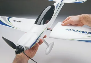 Радиоуправляемый самолет FlyZone Mini Switch 2 in 1 Sport Trainer 2.4G — фото 3