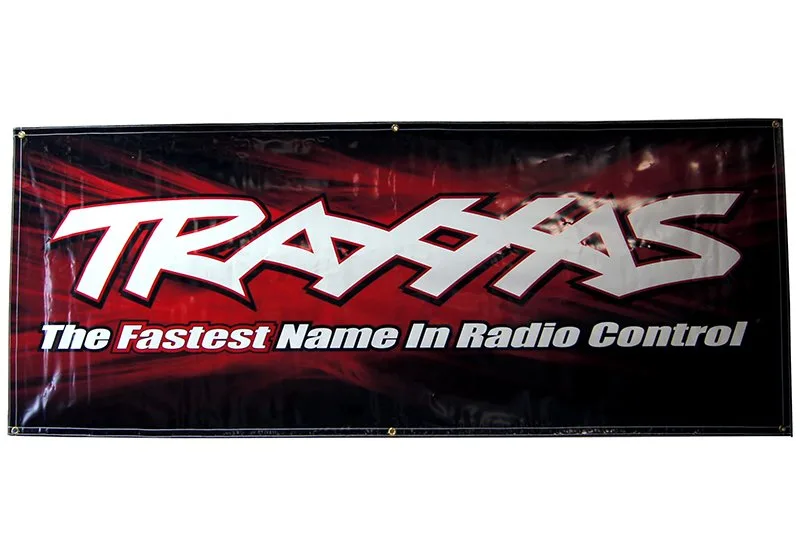 Баннер с логотипом Traxxas, размеры 2100х850мм.